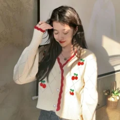 Kawaii Therapy Clothing<Kawaii Korea Style Cherry Embroidery Sweater