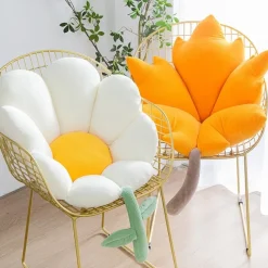 Kawaii Therapy Seat Cushions<Kawaii Maple Flower Seat Cushion – Limited Edition