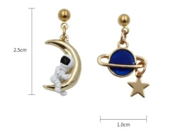 Kawaii Therapy Earrings<Kawaii Space Astronaut Moon Earrings – Limited Edition