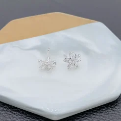Kawaii Therapy Earrings<Kawaii Sparkling Flower Stud Earrings – Limited Edition