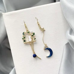 Kawaii Therapy Earrings<Kawaii Starry Moon Crescent Cat Earrings – Limited Edition